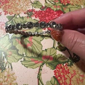 Seasonal Whispers Serendipity Bracelet 4102: Black crystals / Gun Metal plating.